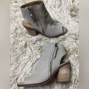 LUCKY BRAND Womens size 7 1/2 TERRIE LEATHER HEEL BOOTIES